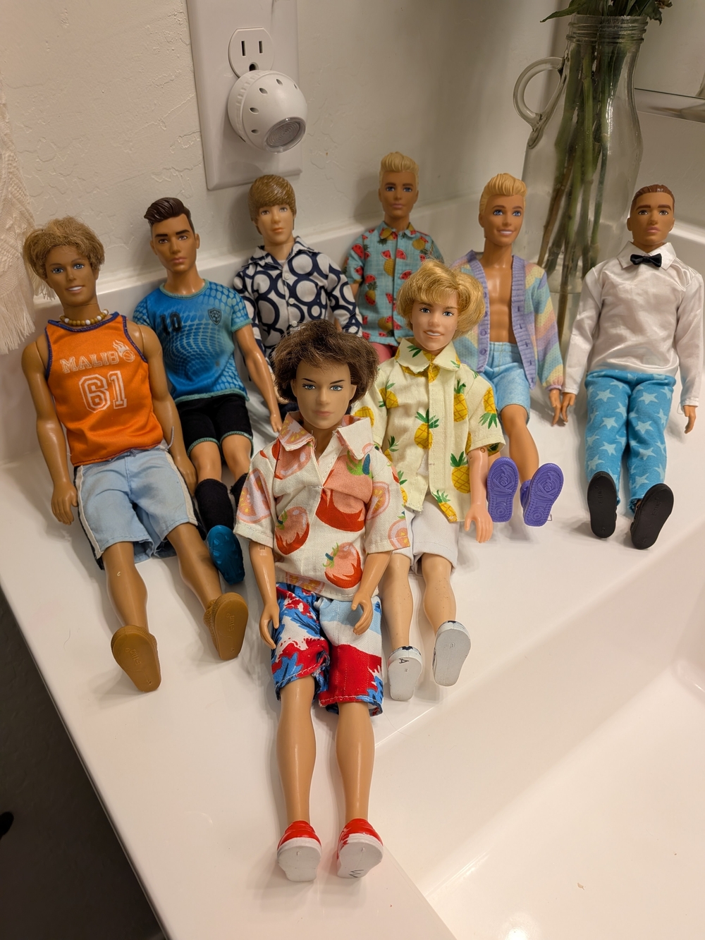 Ken Doll Lot of 8 – Fashionistas, Justin Bieber, Soccer Player & Casual Outfits